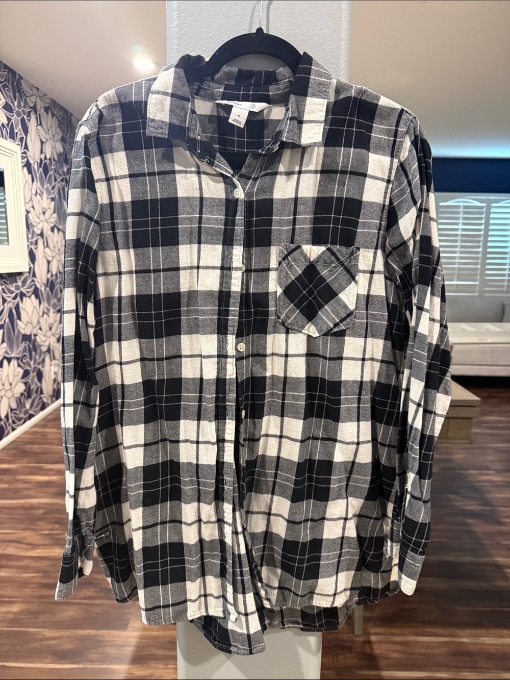 Old Navy Black and White Flannel Shirt